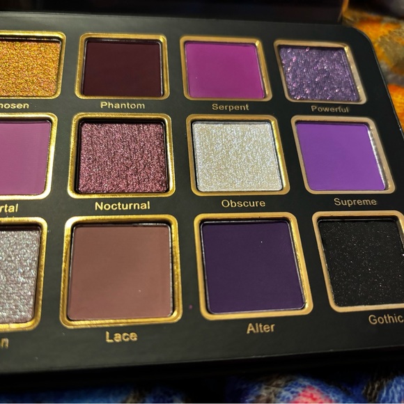 *NEW* Cosmic Brushes Gothic Palette / Glam Eyeshadow Purple Palette - NIB - Picture 4 of 10